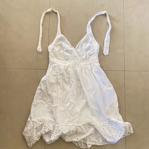 White summer dress women light S-M in good condition