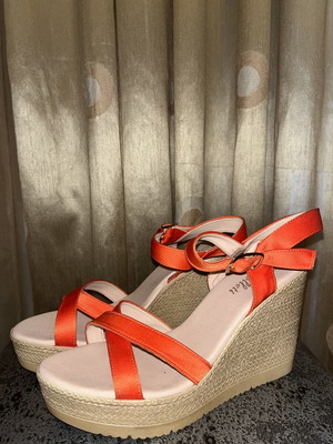 Orange espadrille platform sandals like new, size 41