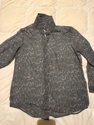 Animal Print Shirt one size, like new, khaki gray