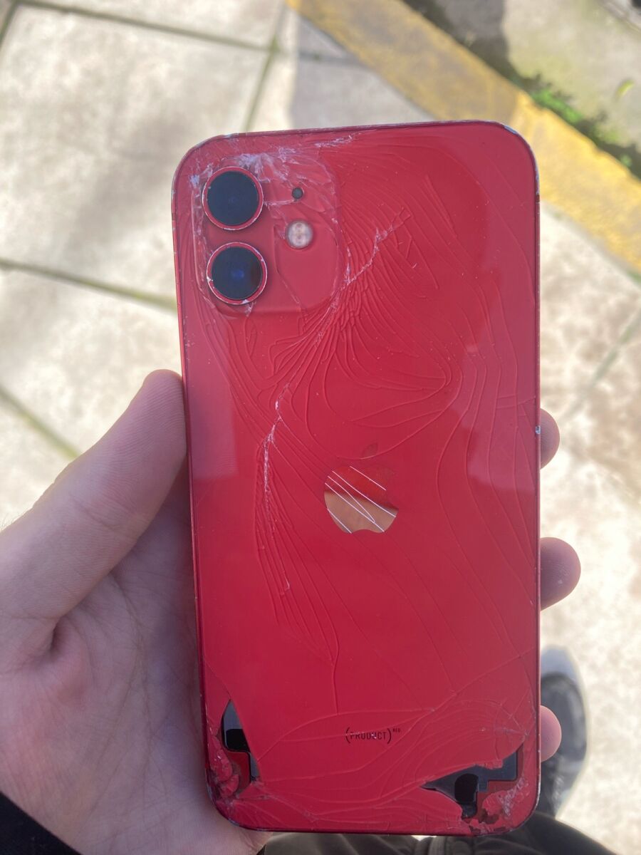 iPhone12 128GB 傷あり レッド iPhone 12 128GB used, red with cracked… - € 90,00 - Vendora.cy