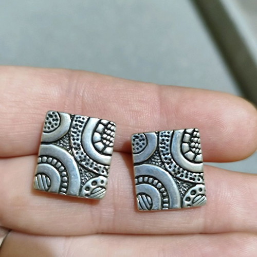Silver square 925 earrings used with unique design