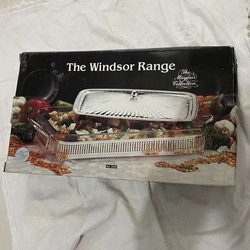 Pyrex oven dish with silver base and lid The Windsor Range Mayfair Collection
