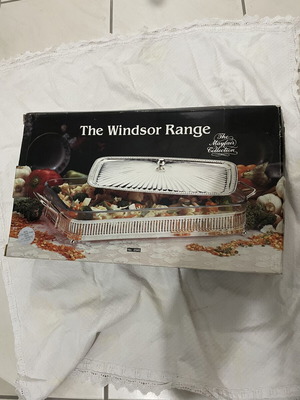 Pyrex oven dish with silver base and lid The Windsor Range Mayfair Collection