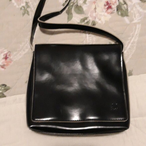 DKNY bag small like new, black