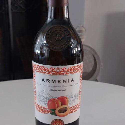Armenia Apricot Semisweet Apricot Flavored Drink 750ml sealed