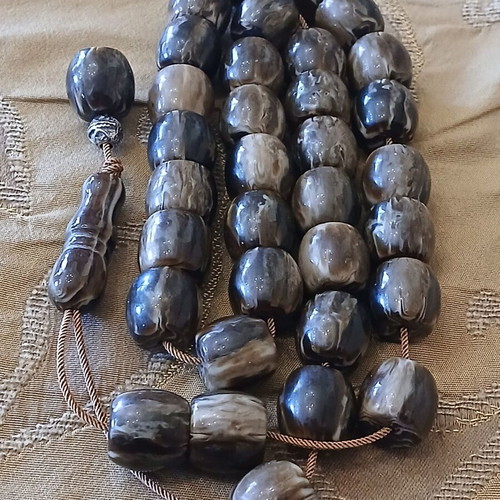Worry beads used, 1970s vintage bakelite