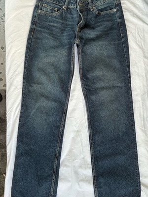 Zara low rise denim jeans with heart detail like new, size 36