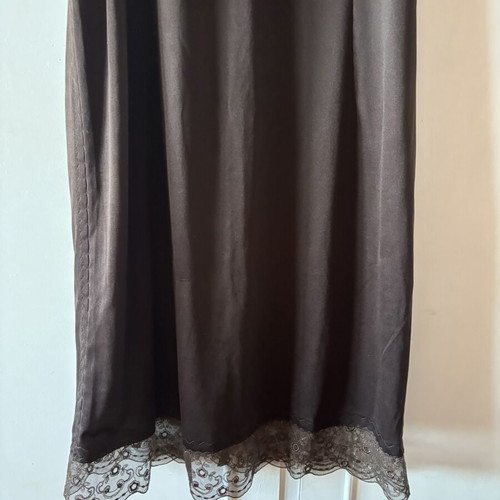 Brown dress used, elastic with lace hem, medium-large size