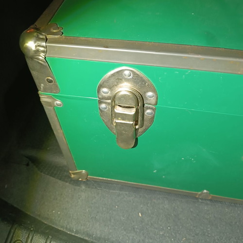 Metal trunk used green 40x76x31 cm