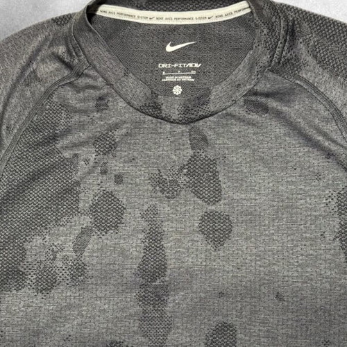 Nike Athletic Shirt like new, black retro Body Shop T-Shirt