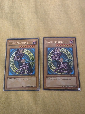 Dark Magician SDY-E005 cards like new with gifts, set of 2