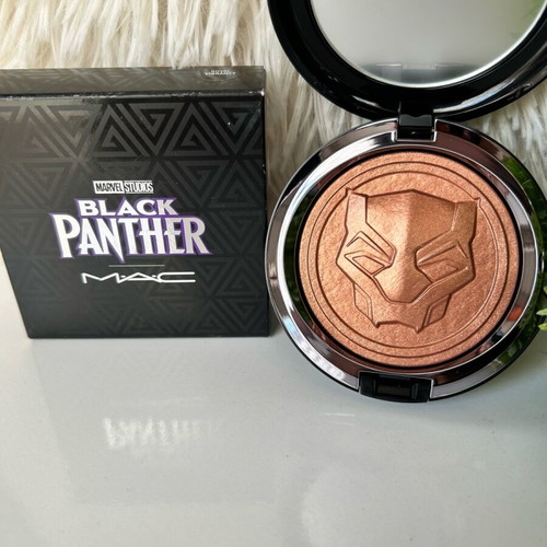 MAC Limited Edition Marvel Studios Black Panther highlighter powder new