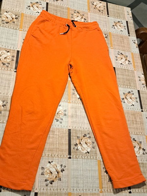 Si Belle Sports Pants like new, orange with black drawstring, size M
