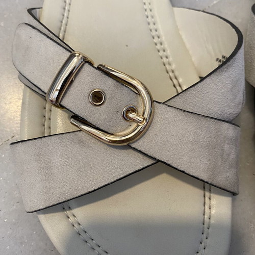 H&M white flat sandals size 39 used
