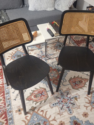Wegge Wooden Chairs Set of 4 Like New with Wicker Back