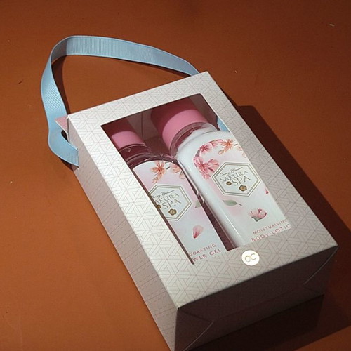 Bath set with shower gel and body lotion in gift packaging