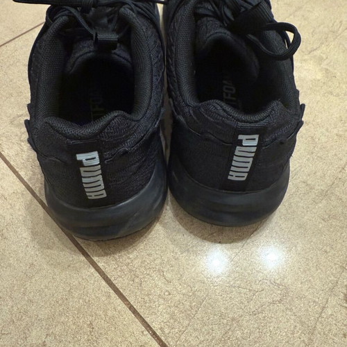 Puma black athletic shoes like new, size 40