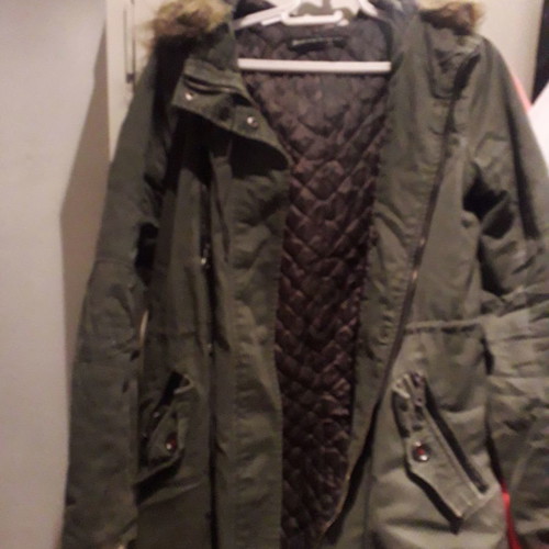 Stradivarius parka jacket used, khaki with hood and fur, size M