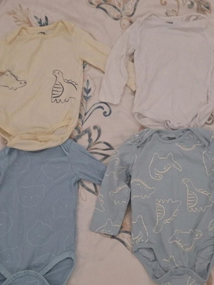 Baby bodysuits long sleeve pack of 4 size 80cm 9-12 months like new