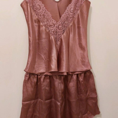 Satin pajamas medium size, like new, slim fit