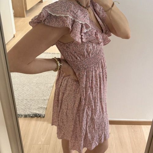 Regalinas dress romantic cut, like new, 100% viscose, pink multicolor