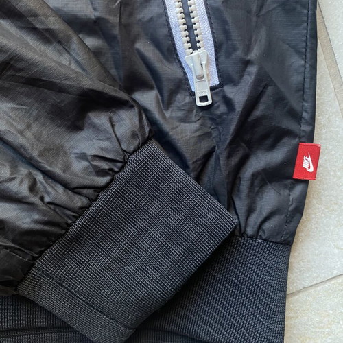 Nike Windrunner lightweight jacket pink and black, size S