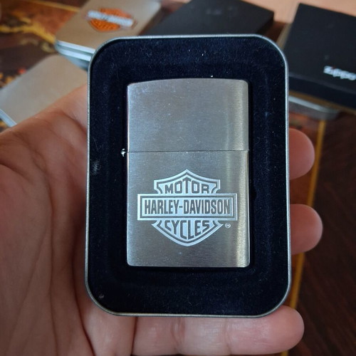 Zippo Harley-Davidson Bar & Shield 2003 lighter new, original box