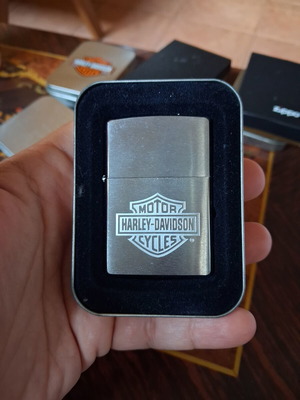 Zippo Harley-Davidson Bar & Shield 2003 lighter new, original box