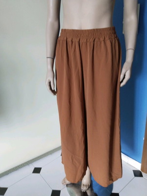 Παντελόνα γυναικεία σαν καινούργιο, one size, υπέροχο ύφασμα και χρώμα