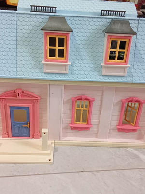 Playmobil 5303 Luxury Dollhouse used