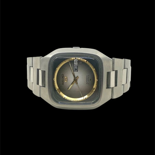 Seiko 5 automatic watch like new, square TV shape case