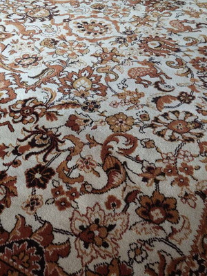 Wool rug almost new