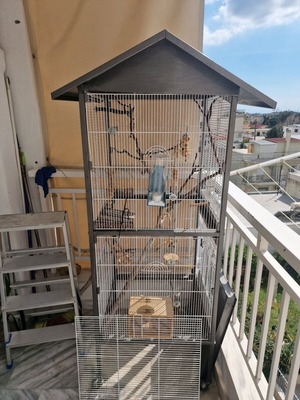 Large birdcage like new with many extras