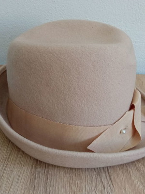 Vintage women's hat used
