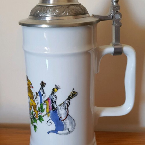 Collectible Bavarian Style Beer Stein with Metal Lid like new