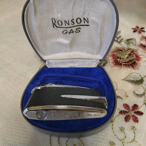 Ronson lighter used with case, instructions, and box