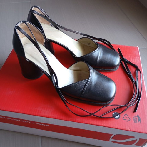 Vintage Shellys leather high heel shoes with strap used size 36-37