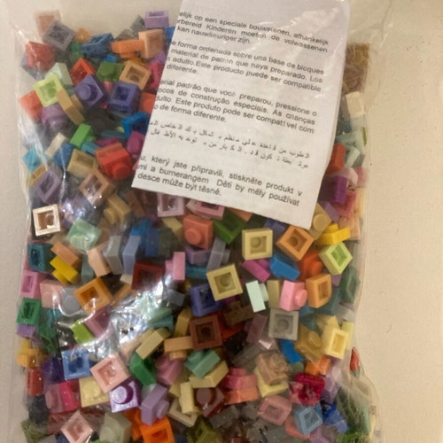Square building blocks new, various colors, about 1000 pieces