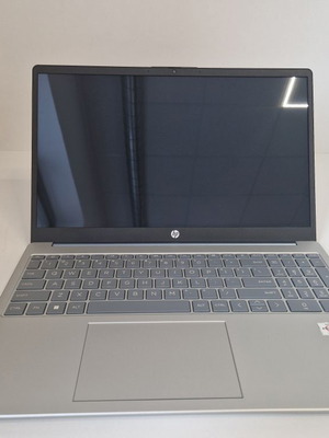 HP 15-fc0035tg 15.6" laptop like new with AMD Athlon Silver, 8GB RAM, 256GB SSD