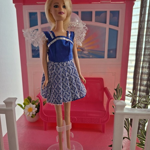 Barbie doll like new