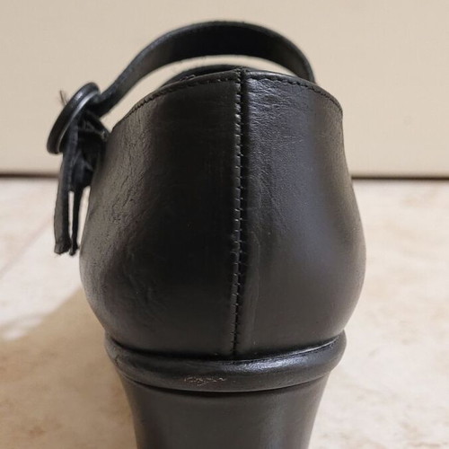 Mary Jane Marie Claire black leather pumps like new