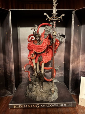 Elden Ring Shadow of the Erdtree Collectors Edition Figure like new
