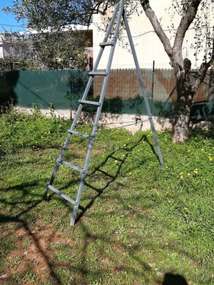 Small iron tripod for olives made to order
