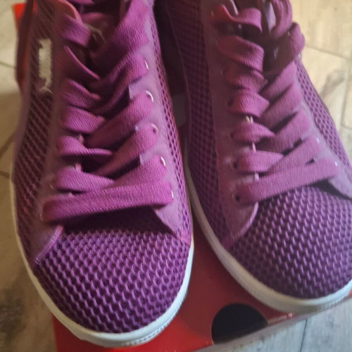 Puma athletic shoes size 39, worn once, purple