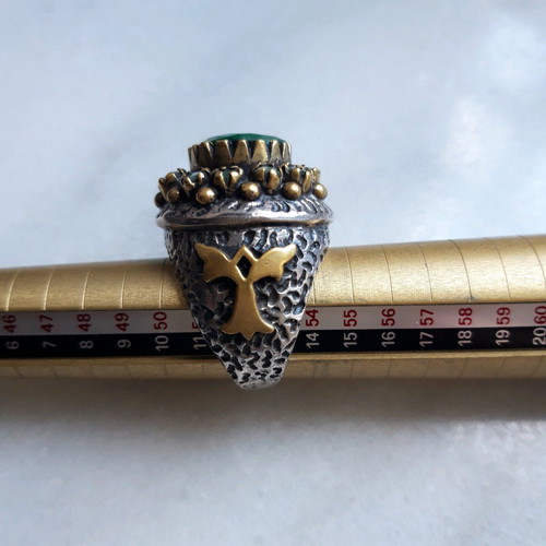 Large vintage silver ring like new with green stones, size 52