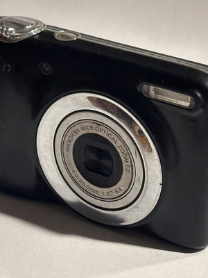 Nikon COOLPIX L25 compact digital camera for parts
