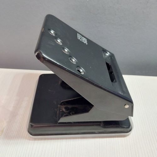 SAX 508 hole punch used in very good condition