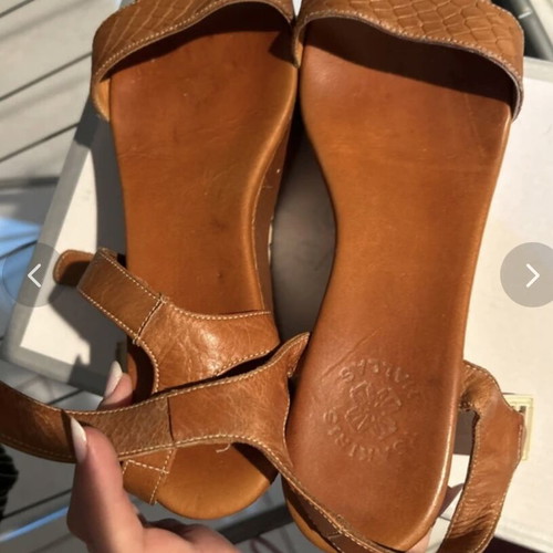 Sandals like new, size 40