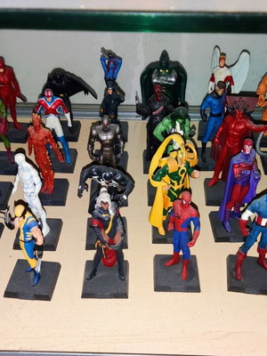 Marvel collectible lead figures used, set of 39 pieces