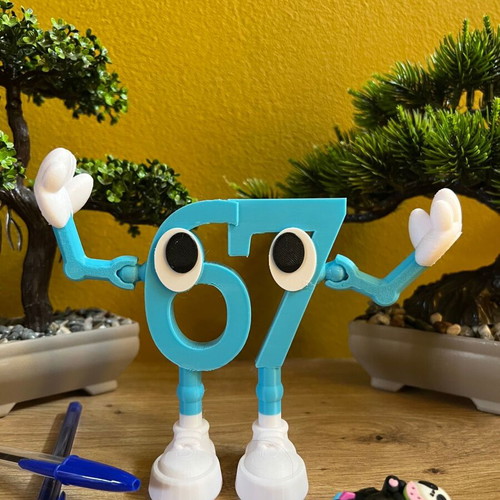 Roblox 67 Pen Holder new, 12 cm, office organization
